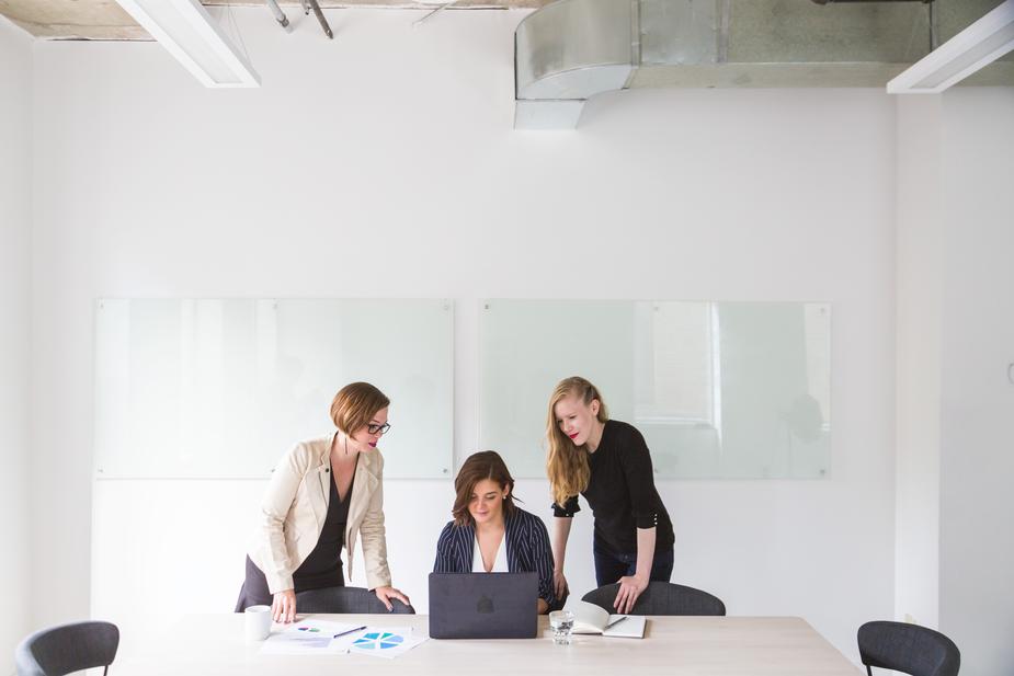 three-women-in-office_925x
